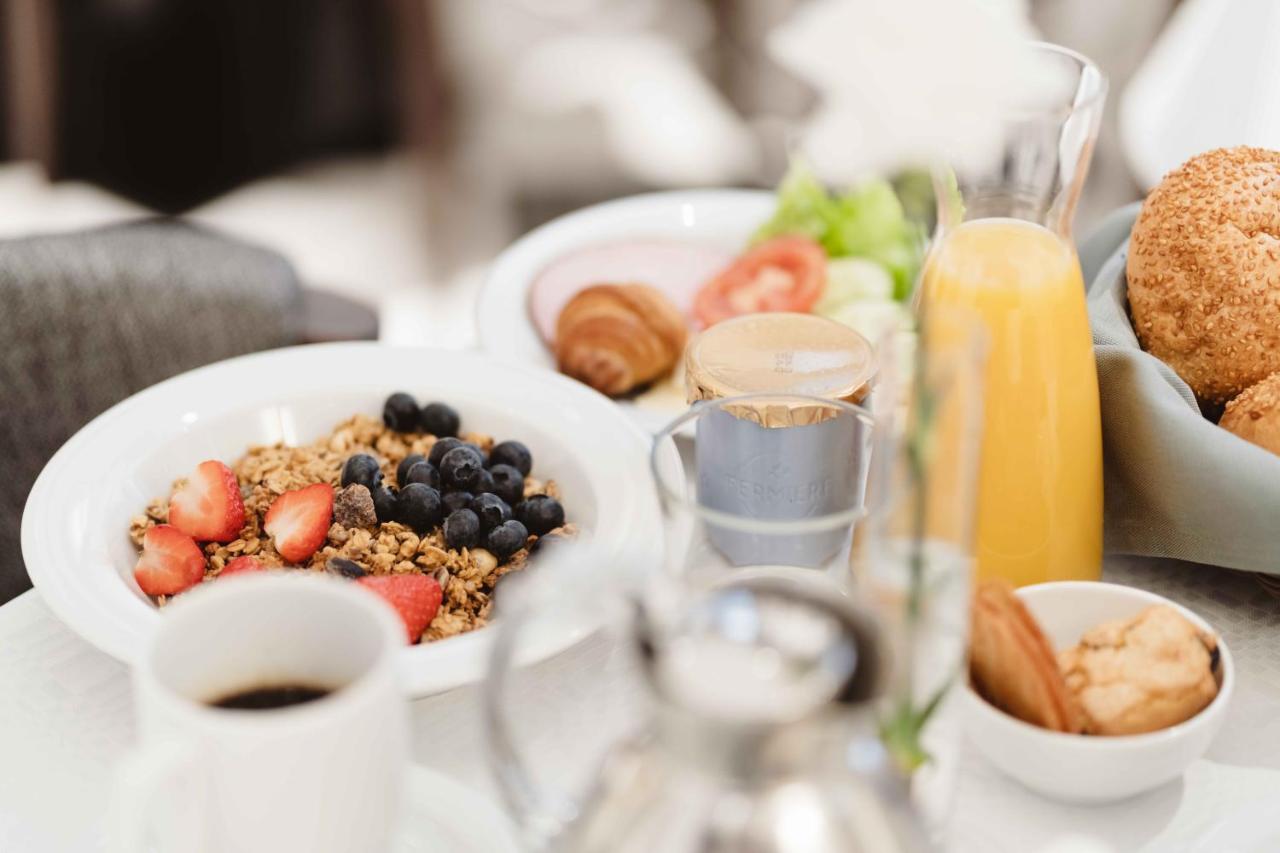 Hotel Bastian Helsinki Bagian luar foto