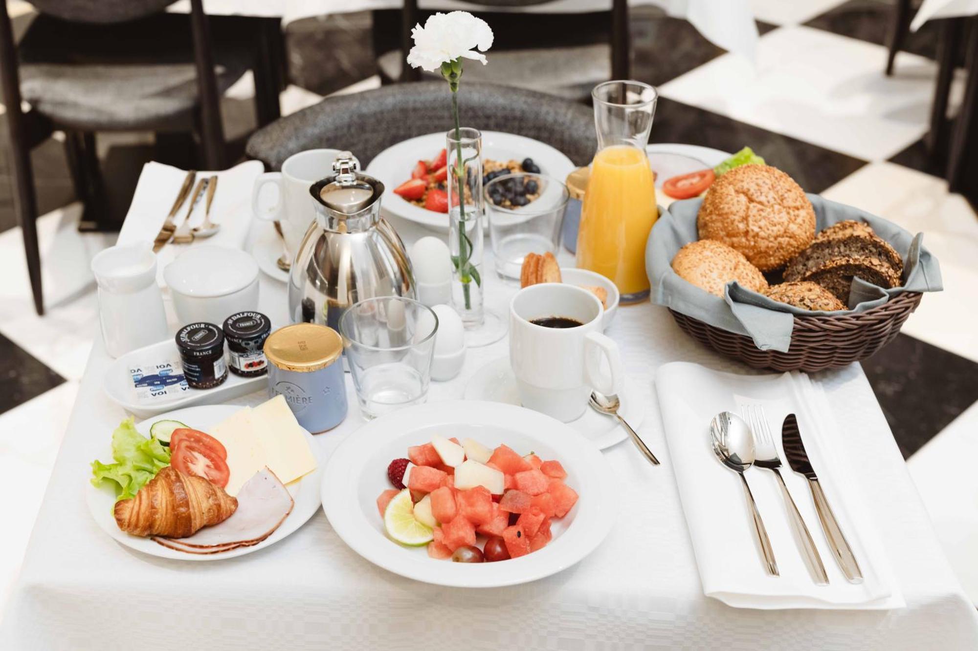 Hotel Bastian Helsinki Bagian luar foto