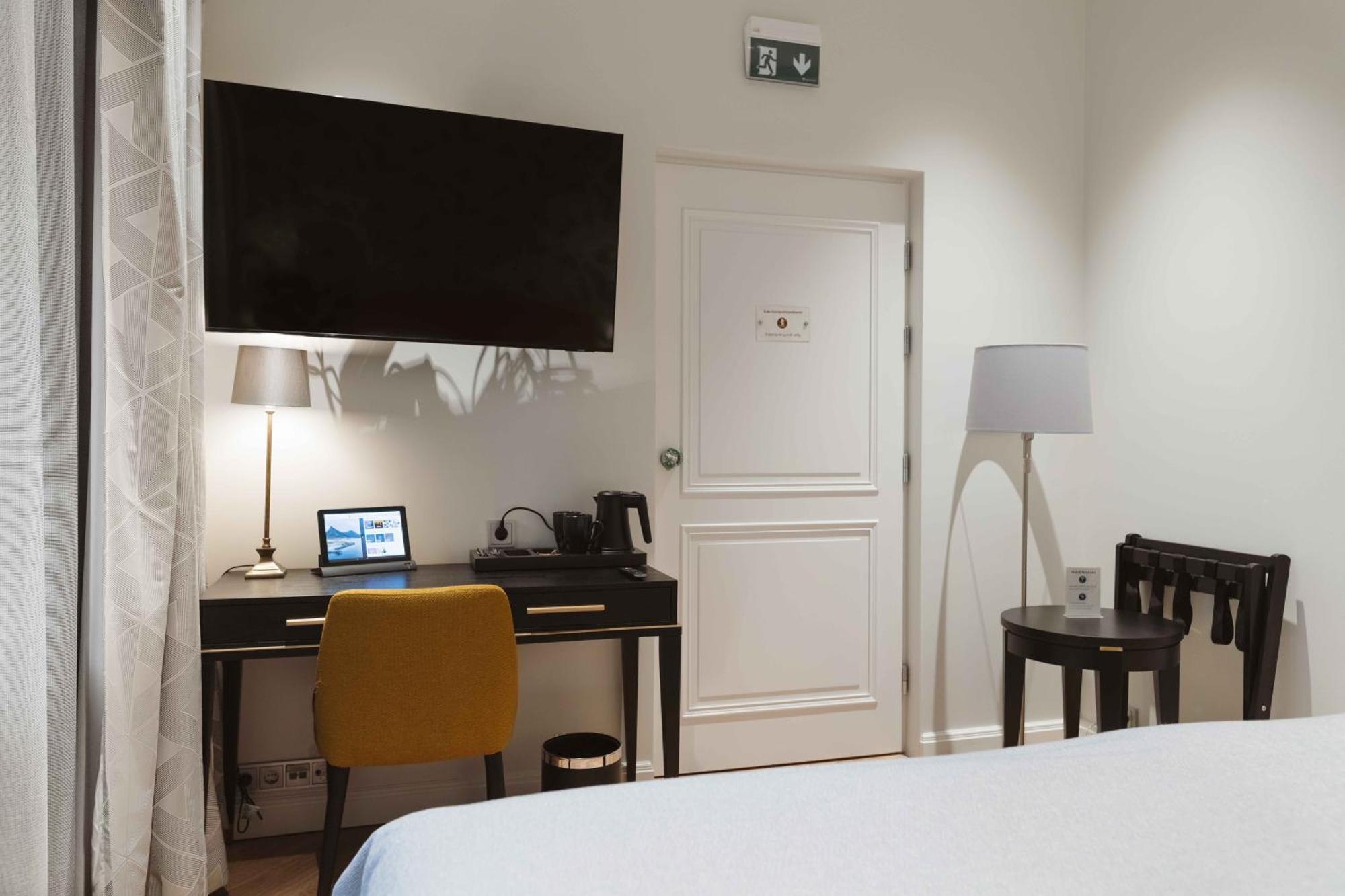 Hotel Bastian Helsinki Bagian luar foto